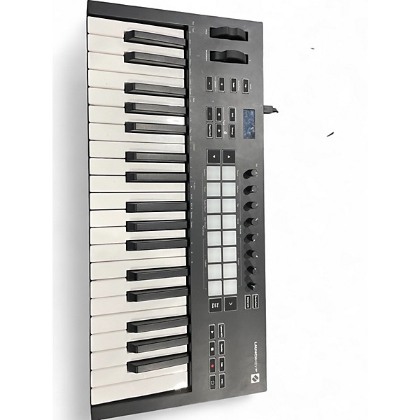 Used Novation LAUNCHKEY 37