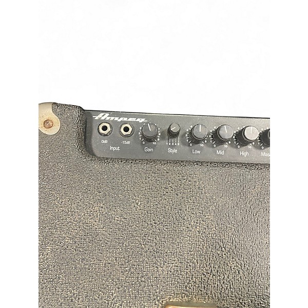 Ampeg BA115HP ベース　コンボアンプ　220w Used Ampeg BA115HP 220W 1x15 Bass Combo Amp | Guitar Center