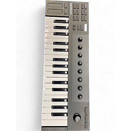 Used Native Instruments KOMPLETE KONTROL M32 MIDI Controller