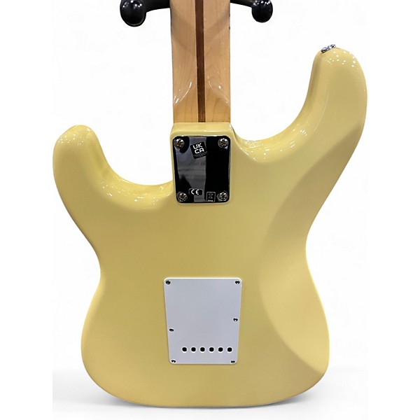 Used Fender Artist Series Yngwie Malmsteen Stratocaster Vintage White Solid Body Electric Guitar