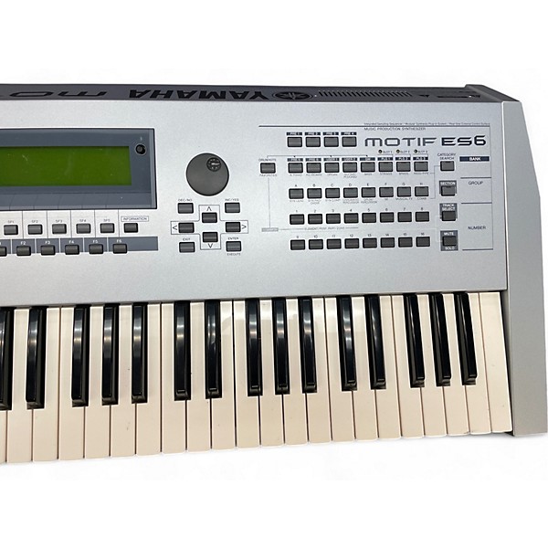 Used Yamaha Motif ES6 61 Key Keyboard Workstation | Guitar