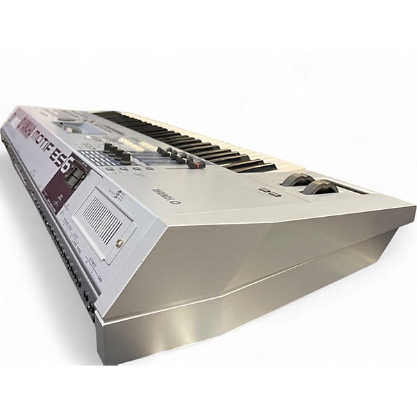 YAMAHA MOTIF ES6 シンセサイザー　61鍵　キーボード　ケース付き YAMAHA MOTIF ES6 シンセサイザー 61鍵 キーボード ケース付き