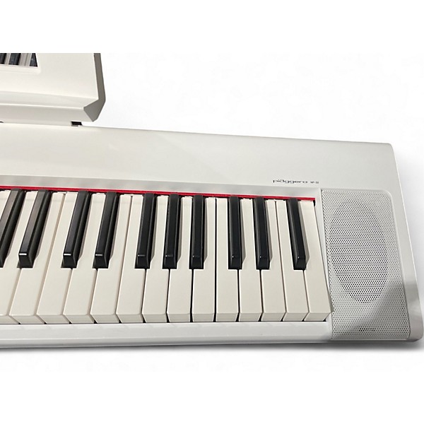piaggero NP-32 ホワイト　YAMAHA Amazon.com: Yamaha NP32 76-Key Lightweight Portable Keyboard