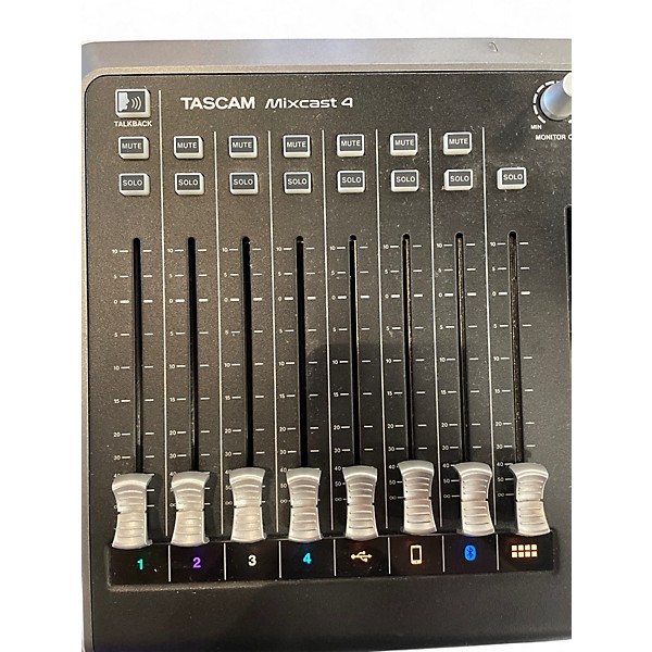 【美品】TASCAM MIXCAST4 付属品あり　外箱なし TASCAM Mixcast 4 Integrated Podcast Production Studio