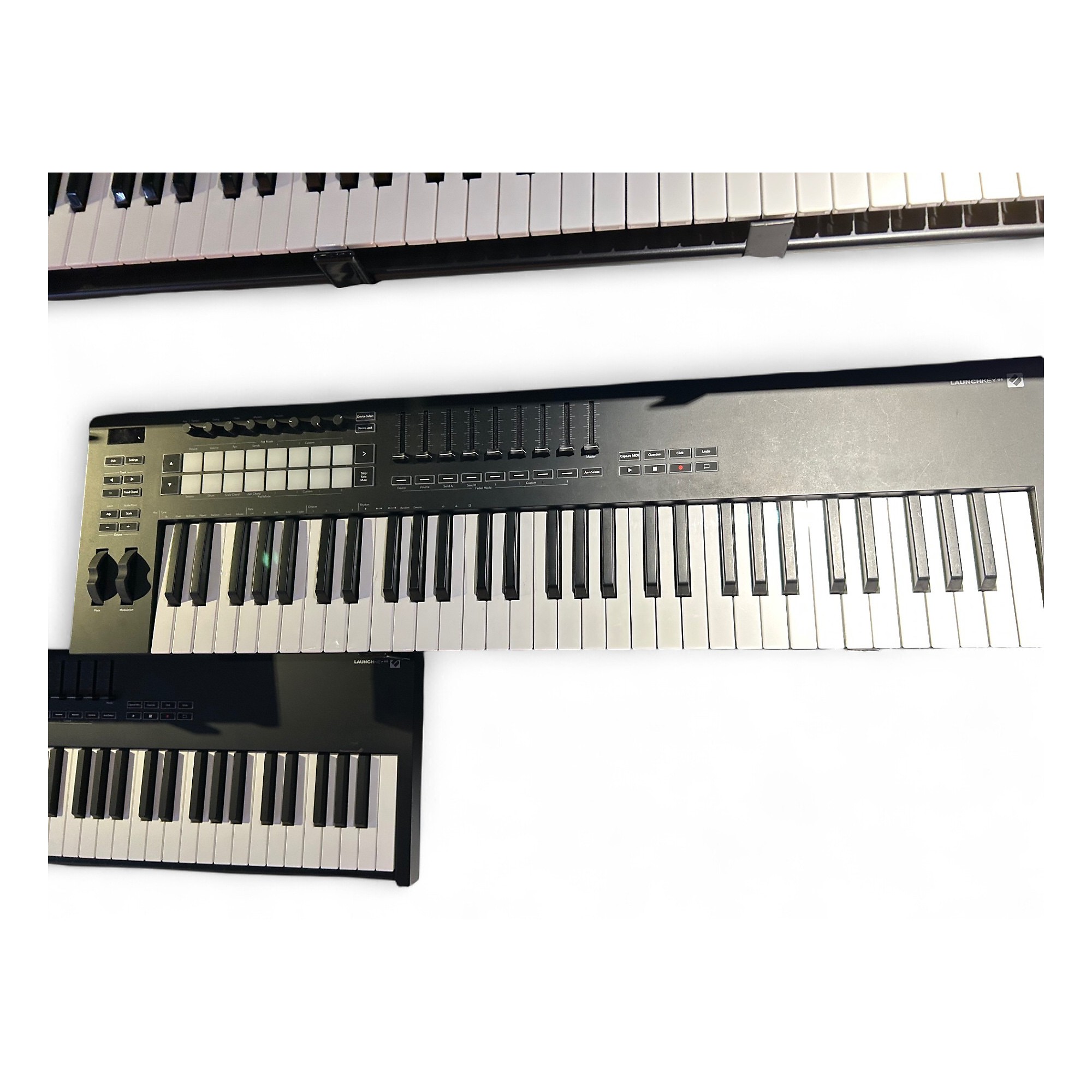 Used Novation Launchkey 61 Key MIDI Controller | Guitar Center