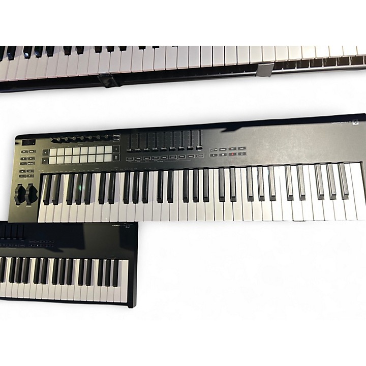 DTM・DAW novation LAUNCHKEY 61 Used Novation Launchkey 61 Key MIDI Controller | Guitar Center