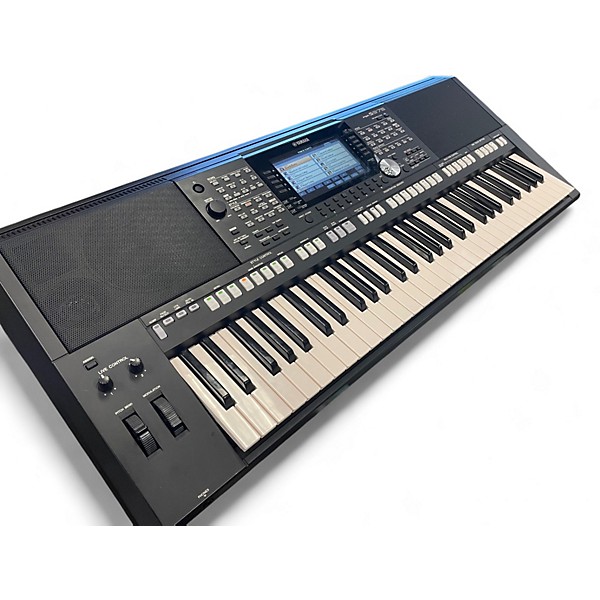Used Yamaha PRS S975 Arranger Keyboard