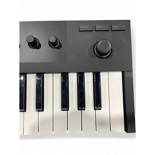 Used Native Instruments KOMPLETE KONTROL M32 MIDI Controller