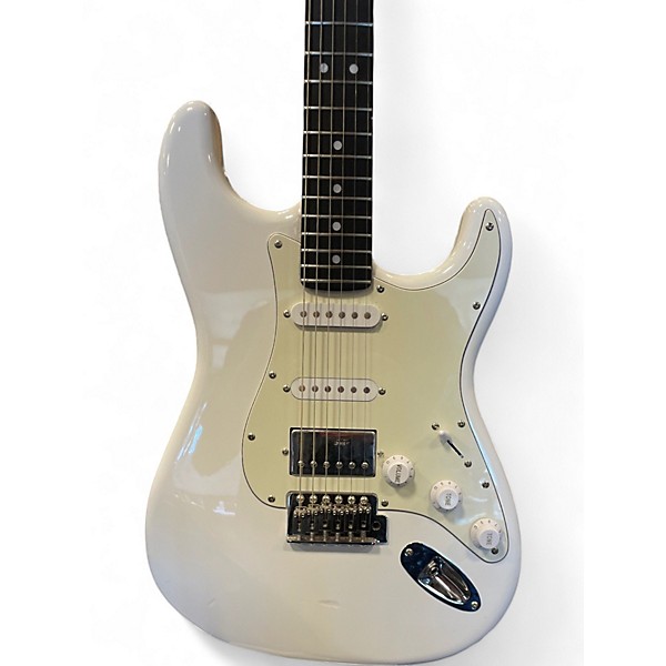 Used Donner Seeker Series HSS Strat Alpine White Solid Body Electric Guitar