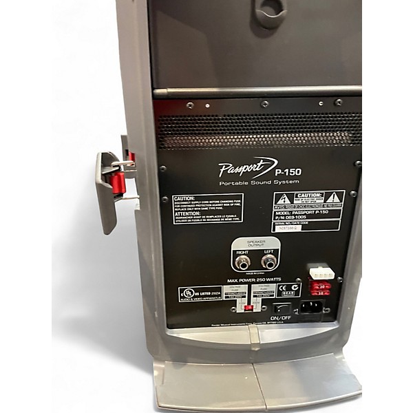 Used Fender passport p-150 Powered Speaker