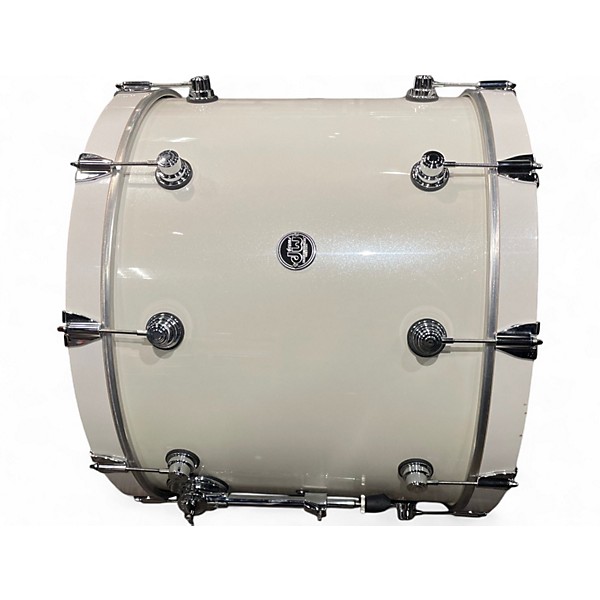 Used DW 24in Performance Series Bass Drum White Drum