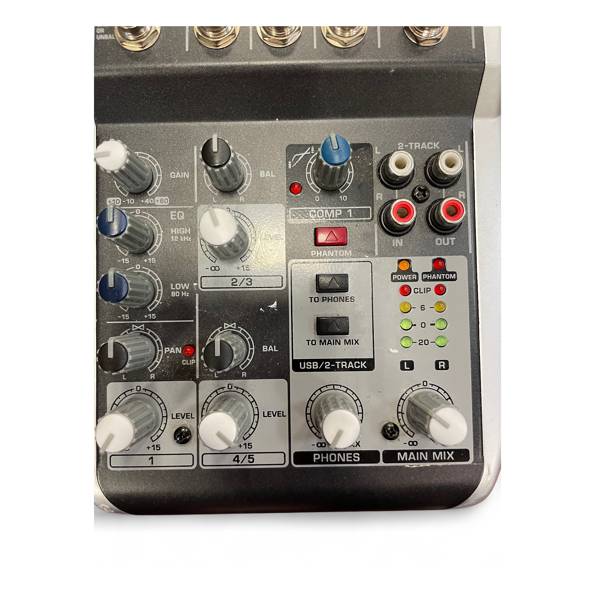 【BEHRINGER】オーディオミキサー XENYX Q502USB Amazon.com: BEHRINGER, 5, USB, XLR,composit, 1/4 inch (Q502USB)