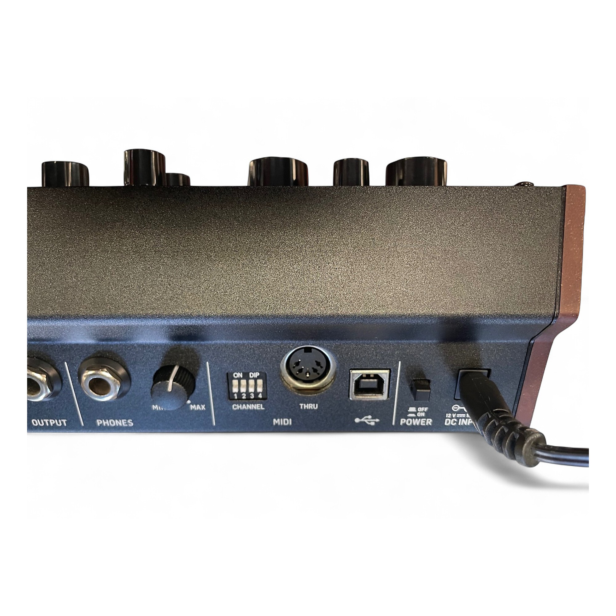 美品 BEHRINGER neutron 元箱付き Behringer NEUTRON Paraphonic Analog and Semi-Modular