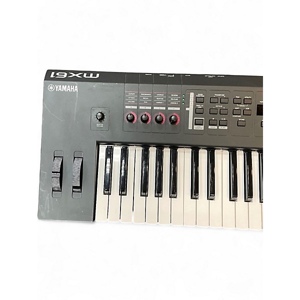 Used Yamaha MX61 61 Key Keyboard Workstation
