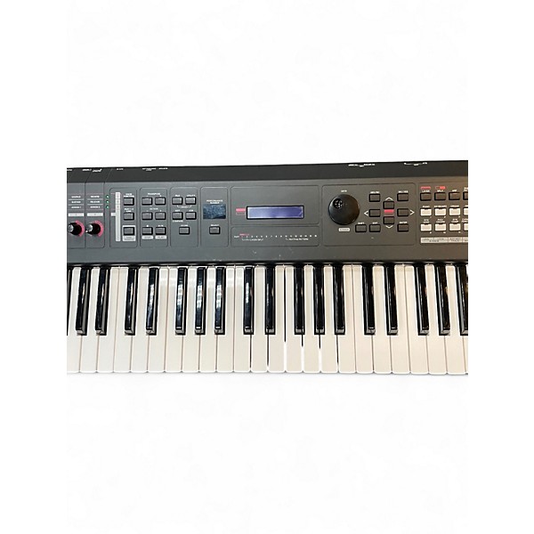 Used Yamaha MX61 61 Key Keyboard Workstation