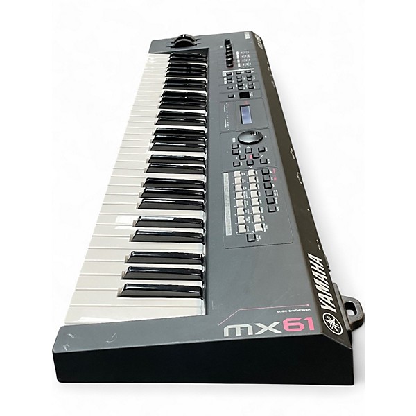 Used Yamaha MX61 61 Key Keyboard Workstation