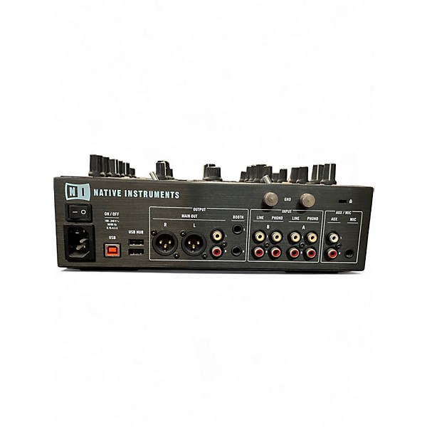 DJ機材 NATIVE INSTRUMENTS TRAKTOR KONTROL Z2 Native Instruments Traktor Kontrol Z2 review | MusicRadar