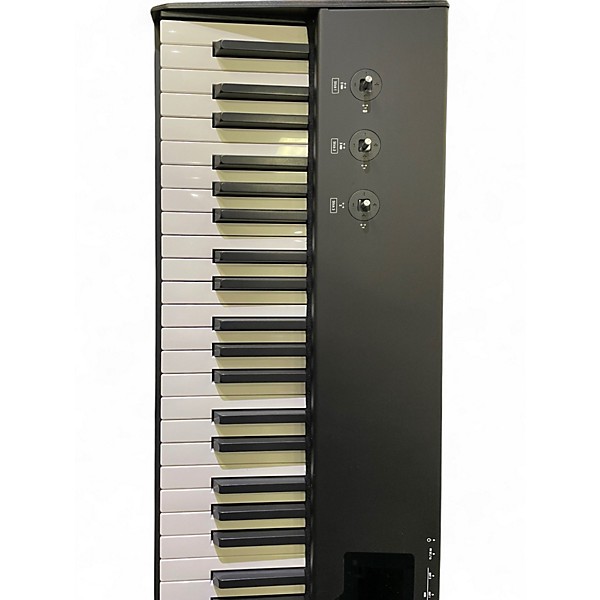 Used Studiologic SL88I STUDIO Keyboard Workstation