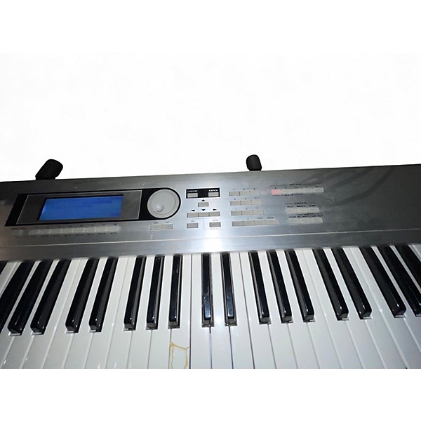 Used KORG Triton Le 88 Key Keyboard Workstation