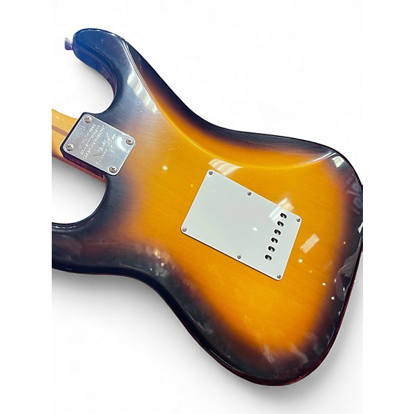 Used Fender 1957 stratocaster closet classic  2 Color Sunburst Solid Body Electric Guitar