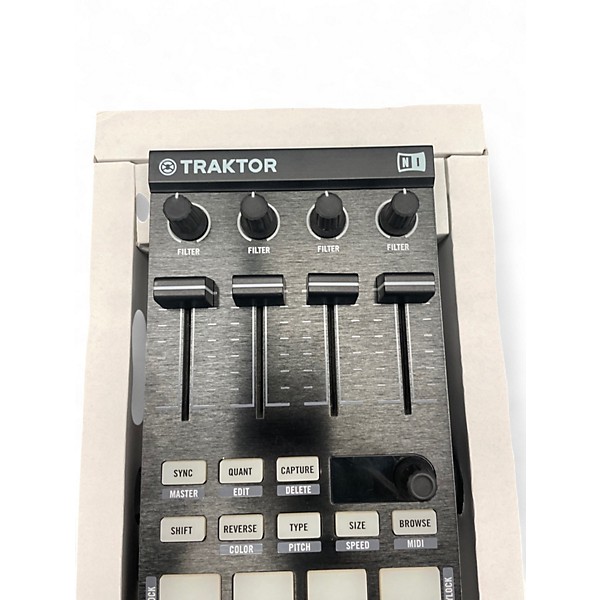 【美品】Traktor Kontrol F1 Amazon.com: Native Instruments 22504 Traktor Kontrol F1 DJ