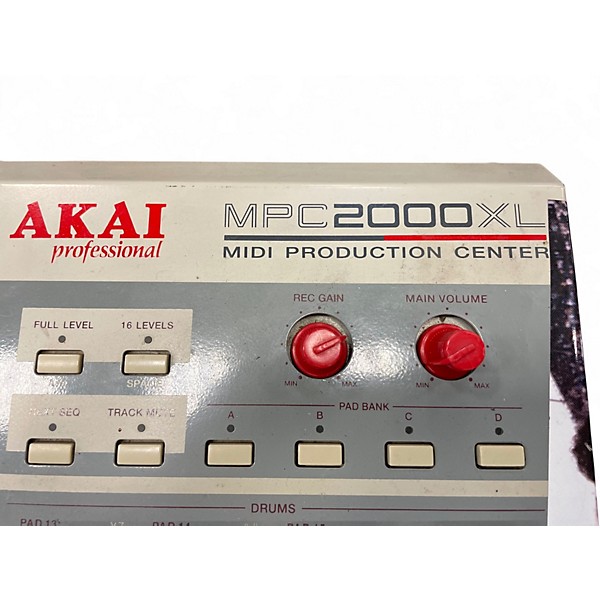 Used Akai Professional MPC 2000 XL Production Controller