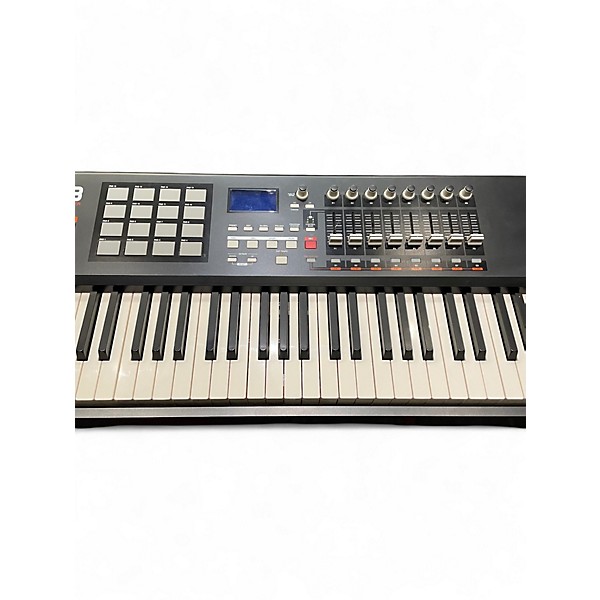 Used Akai Professional MPK88 88 Key MIDI Controller | Guitar
