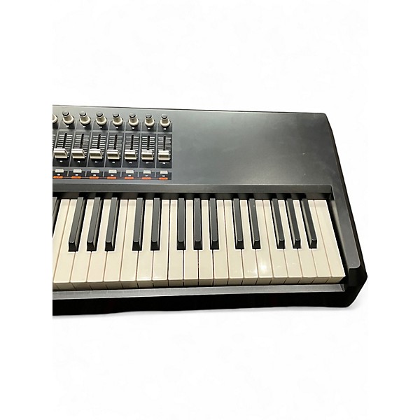 Used Akai Professional MPK88 88 Key MIDI Controller | Guitar