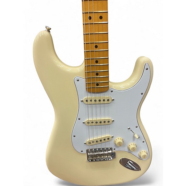 Fender Stratocaster クリーム 41nmAXLOcBL._UF894,1000_QL80_.jpg
