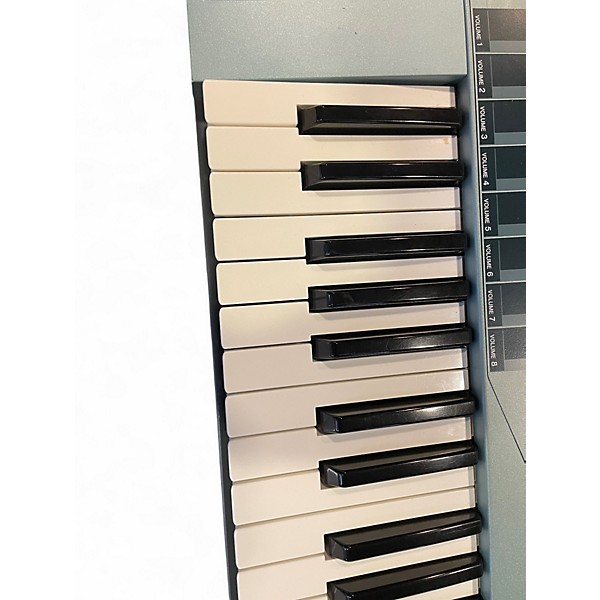 Used Yamaha Motif XS6 61 Key Keyboard Workstation