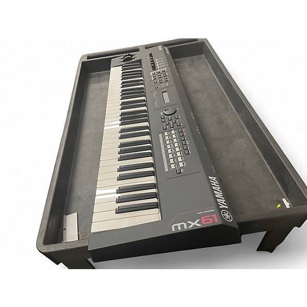 Used Yamaha MX61 61 Key Keyboard Workstation