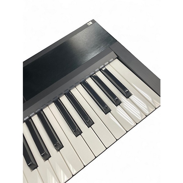 Used Native Instruments Komplete Kontrol S61 MIDI Controller