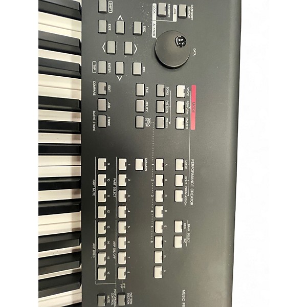 Used Yamaha MOXF8 88 Key Keyboard Workstation