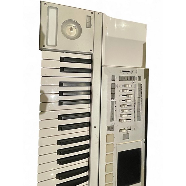 Used KORG M3 61 Key Keyboard Workstation