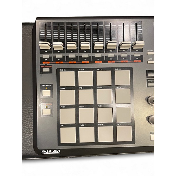 Used Akai Professional MPD32 MIDI Controller