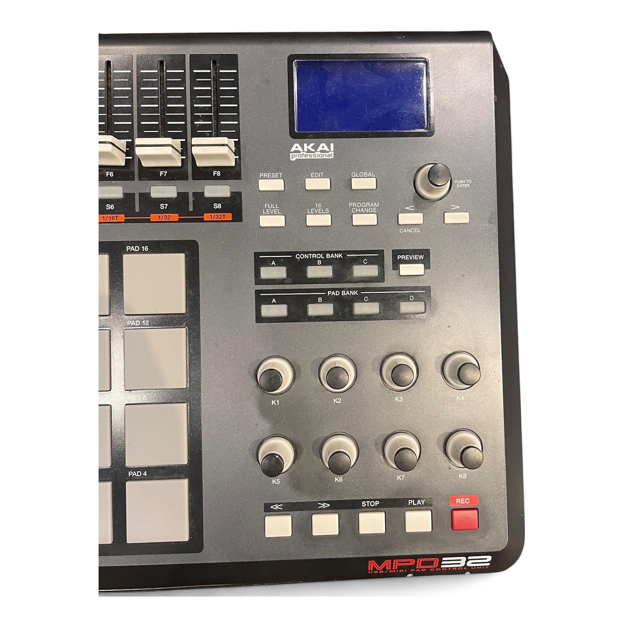 Akai Professional MIDIパッドコントローラ MPD32 製品情報：MPD32：AKAI professsional