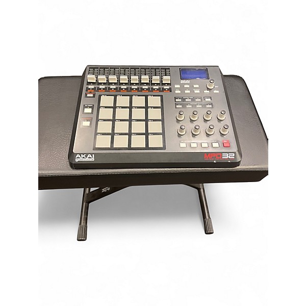 Used Akai Professional MPD32 MIDI Controller | Guitar Center