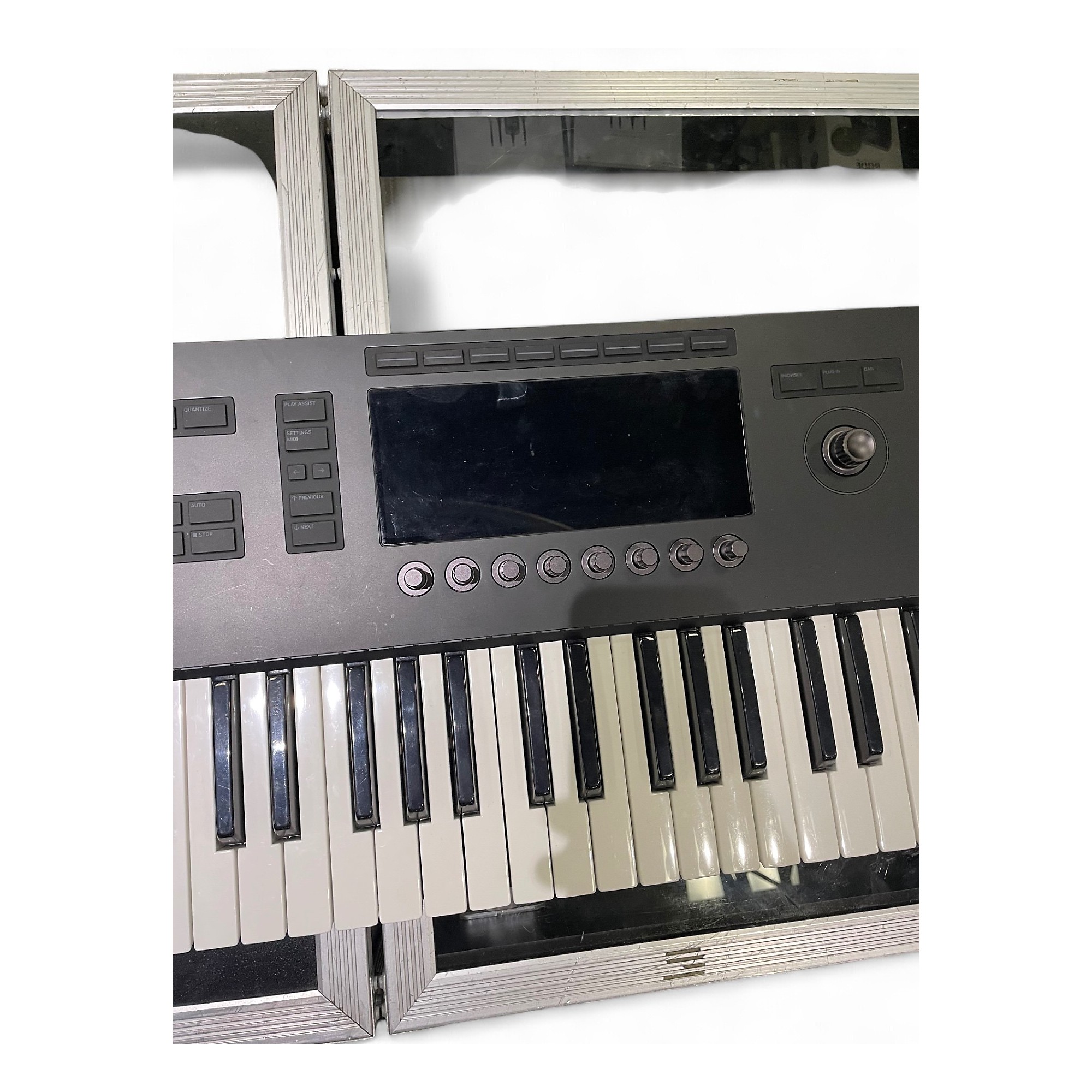 Used Native Instruments Komplete Kontrol S61 MK3 Keyboard
