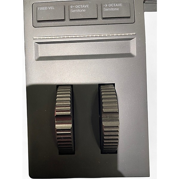 Used Native Instruments Komplete Kontrol S61 MK3 Keyboard Workstation