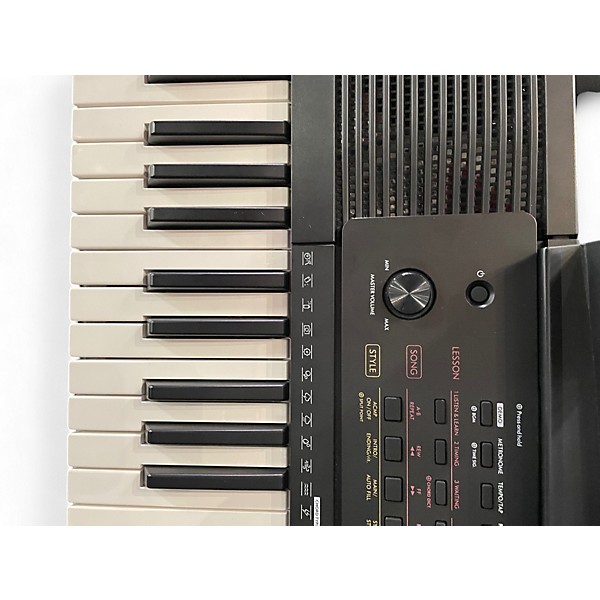 Used Yamaha PSRE273 Portable Keyboard