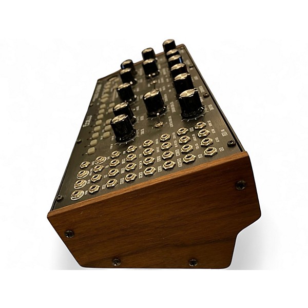 鍵盤楽器 MOOG MOTHER-32 Moog Mother-32 Semi-Modular Analog Synthesizer – Kraft Music