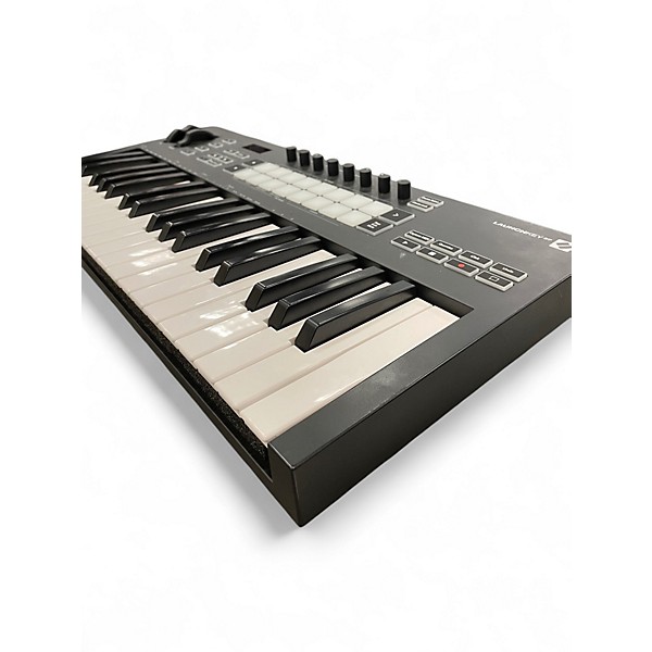 MIDIキーボード　NOVATION Launchkey 37 MK3 Amazon.com: Novation Launchkey 37 MK4 — Compact 37 Key, USB