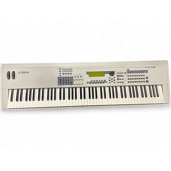 Used Yamaha MO8 88 Key Keyboard Workstation