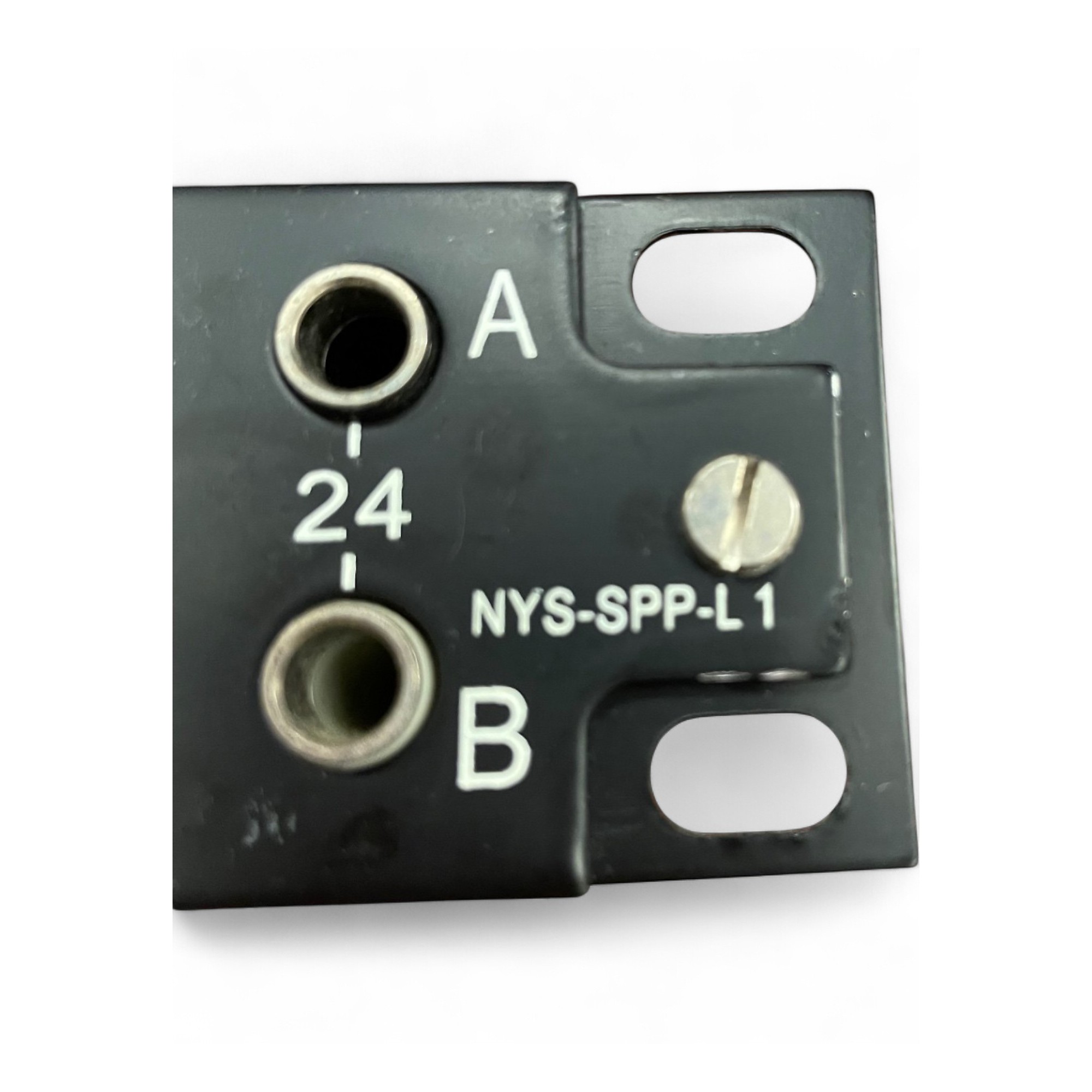 Used Neutrik NYS-SPP-L1 48 Patch Bay | Guitar Center