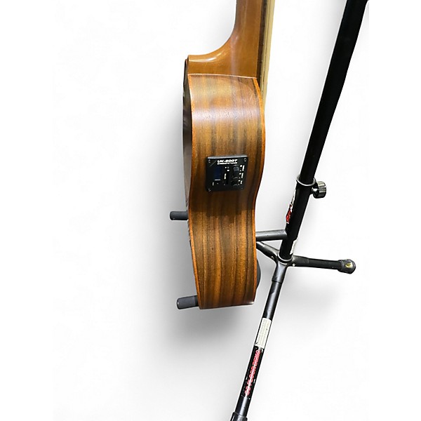 Used Amahi bass-002 natural Ukulele