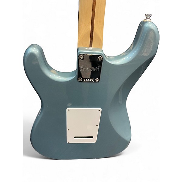 【中古】Squier Affinity Stratocaster Fender Squier Affinity Stratocaster, Laurel - Olympic White