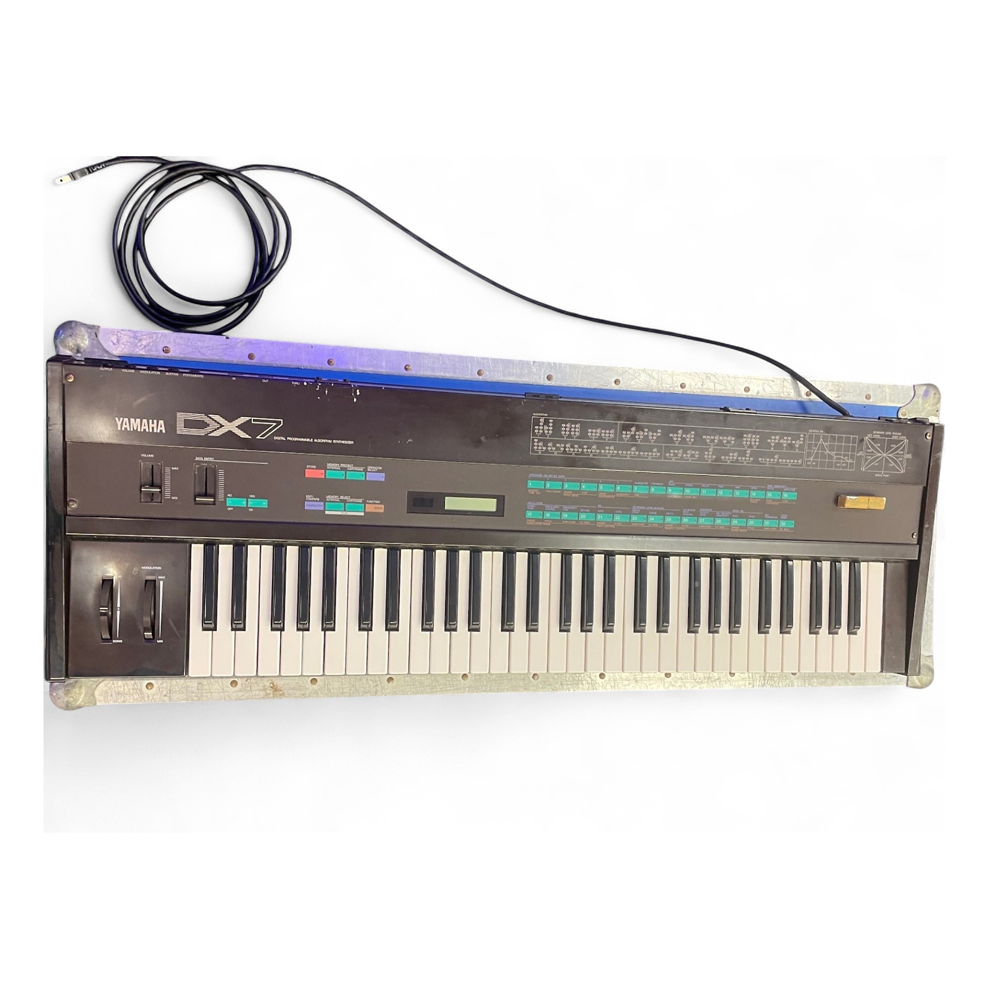 Vintage 1980s Yamaha dx7 with hard case Synthesizer | Guitar