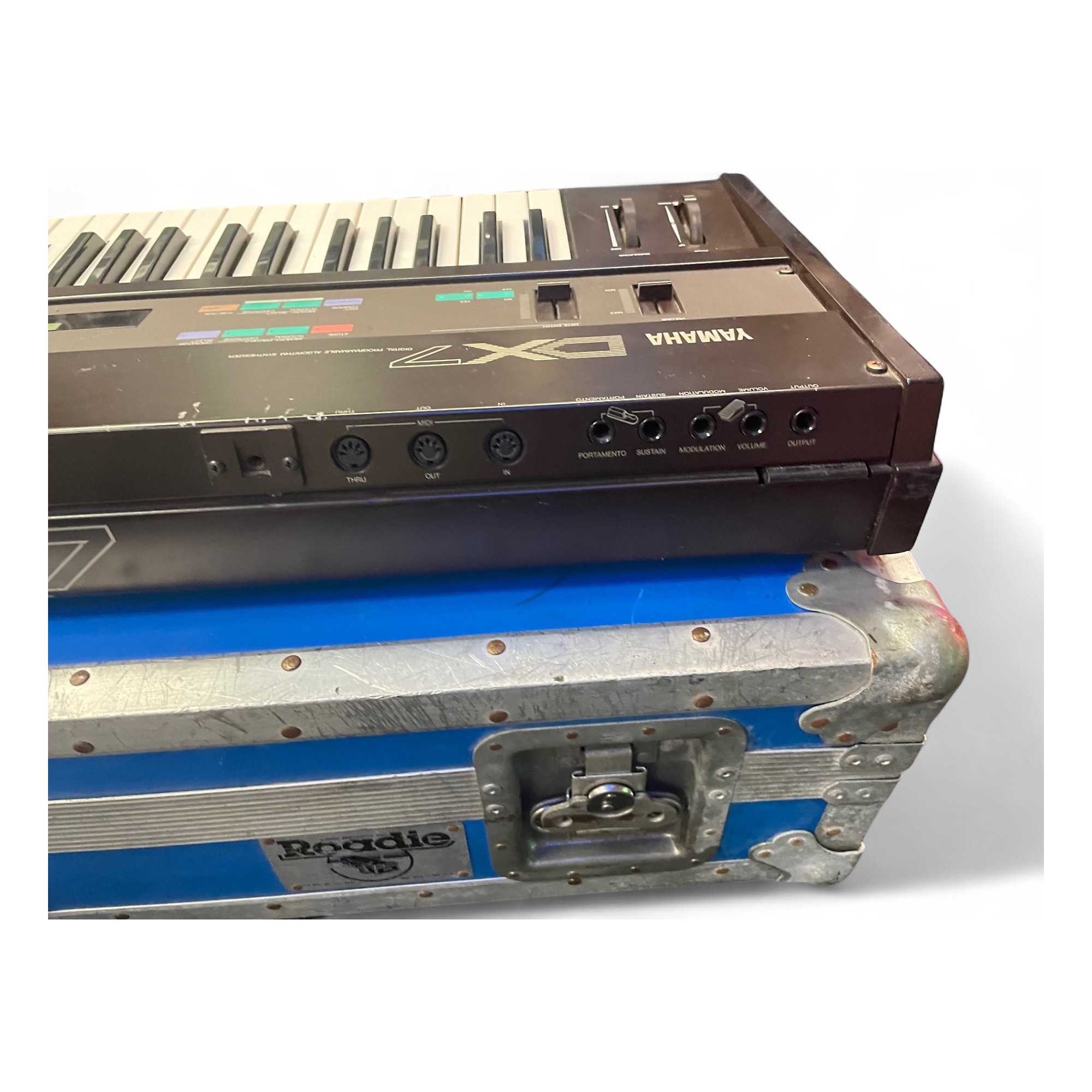Vintage 1980s Yamaha dx7 with hard case Synthesizer | Guitar