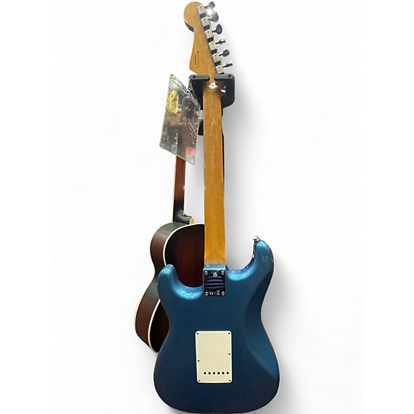 Used 2023 Fender Vintera II '60s Stratocaster Lake Placid Blue Solid Body Electric Guitar