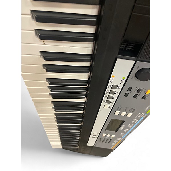 Used Yamaha YPT240 Arranger Keyboard